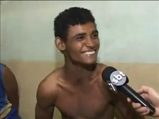 Chama a policia que a suvaqueira ta matando O bombadão fedorento