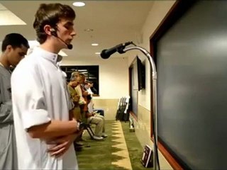 ‫شاب امريكي صوته نسخه من الشيخ ماهر المعيقلي‬