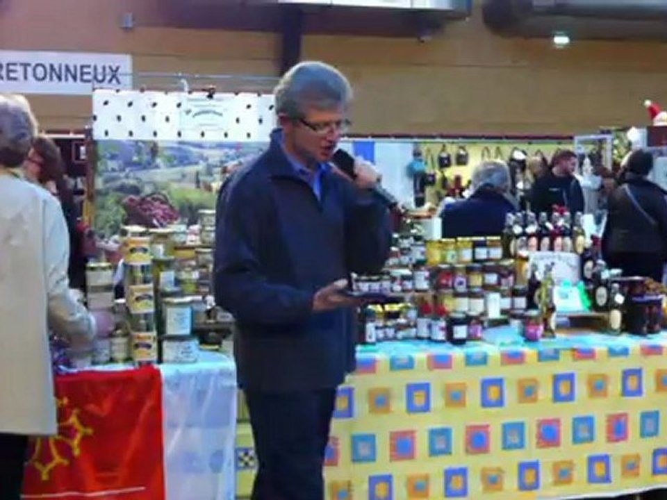 Présentation de Normandie Terre d'Histoire lors d'un Marché de Noël