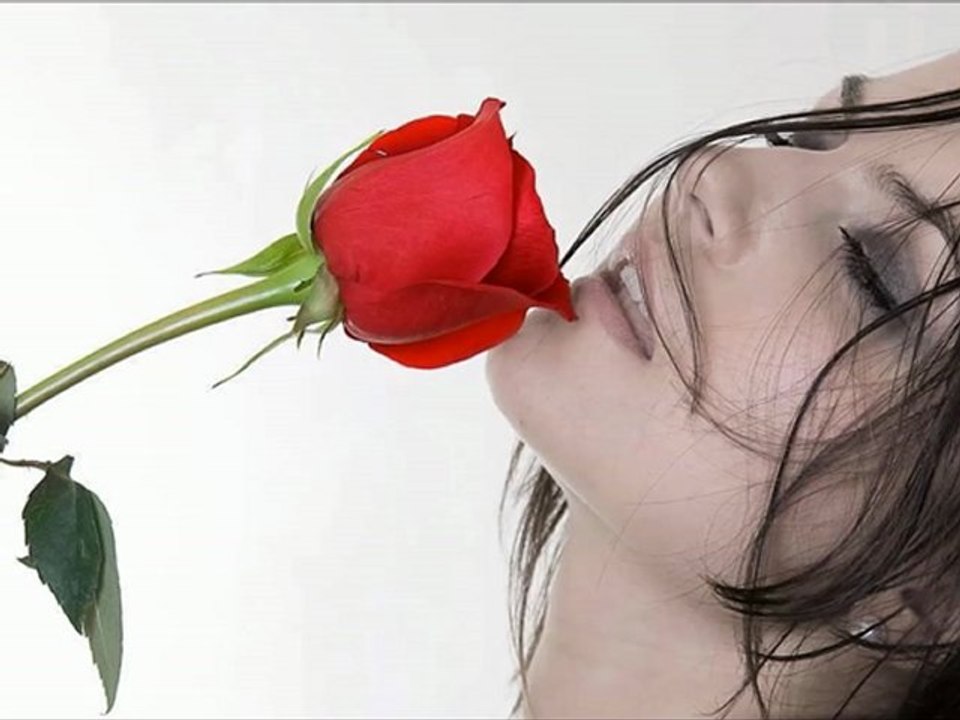 ADNAN ŞENSES /// HİÇ BİR KADIN /// WwW.sEsLiChaD.CoM seslisohbet /// seslichat /// seviyelisohbet