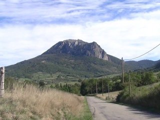 Le pic de Bugarach interdit au public en raison d'une prétendue fin du monde annoncée pour le 21 décembre 2012 :