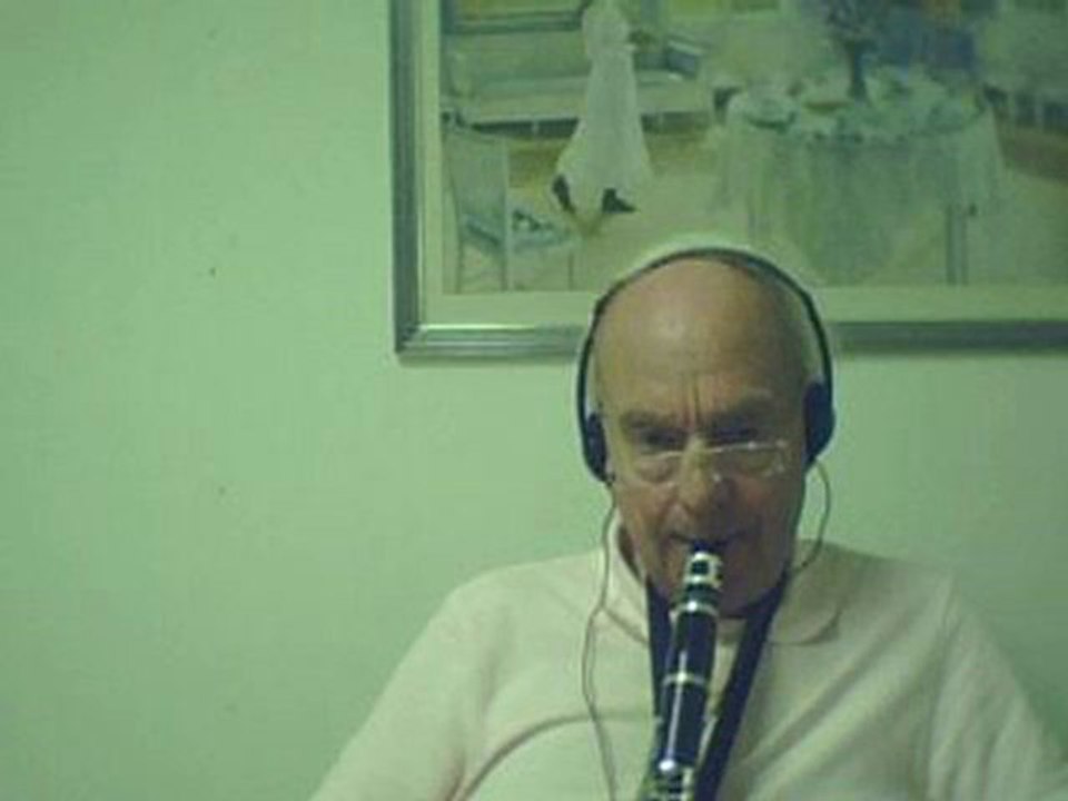 Traditional Melody "AULD LANG SYNE" by Johnny D Bergh on Clarinet