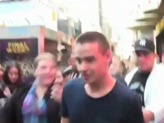 Perrie Edwards Debuts Purple Hairdo Alongside One Direction's Girlfriends