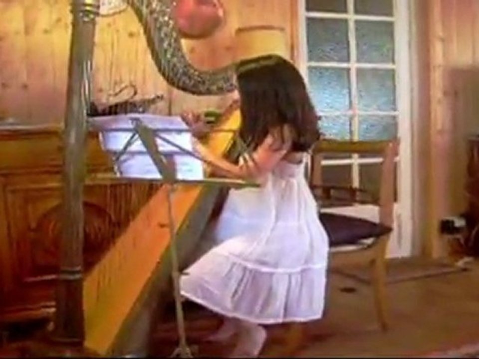 Sarah à la harpe