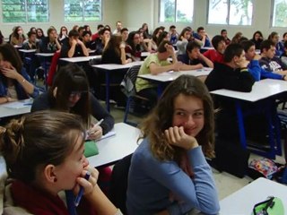 Henri Emmanuelli face aux collégiens