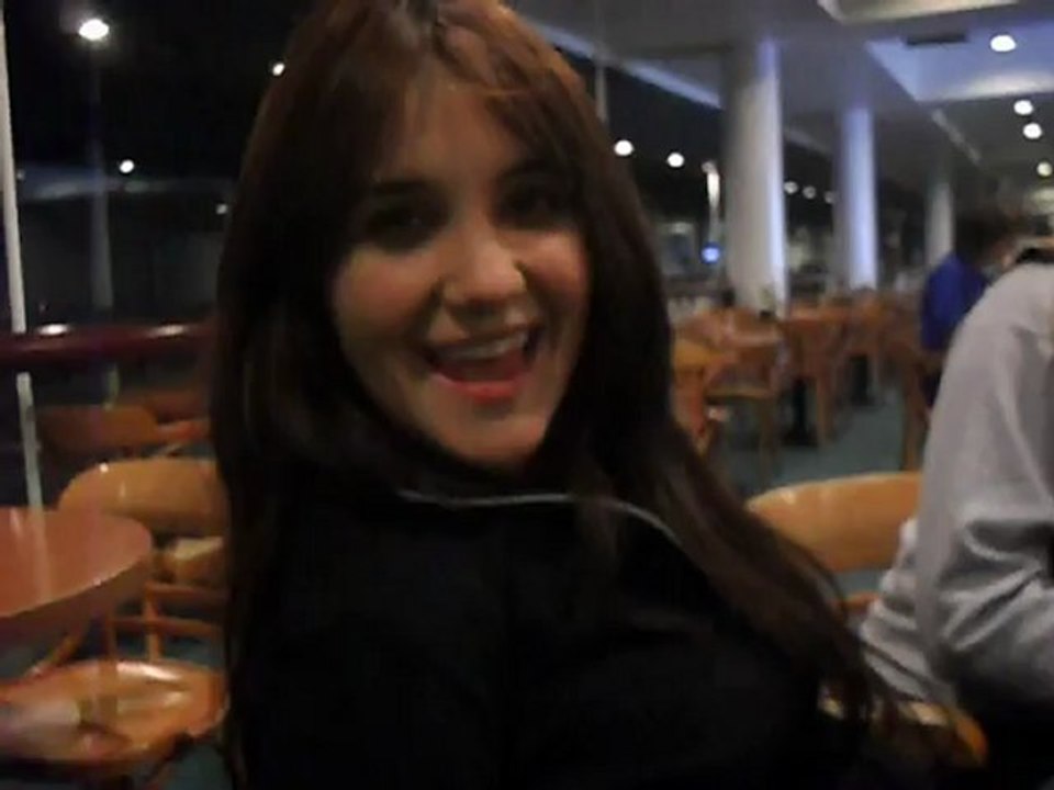 Dulce mandandome saludos