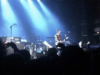 the Dandy Warhols - Every Day Should Be a Holiday (Courtney solo) live @ le Trianon 121129