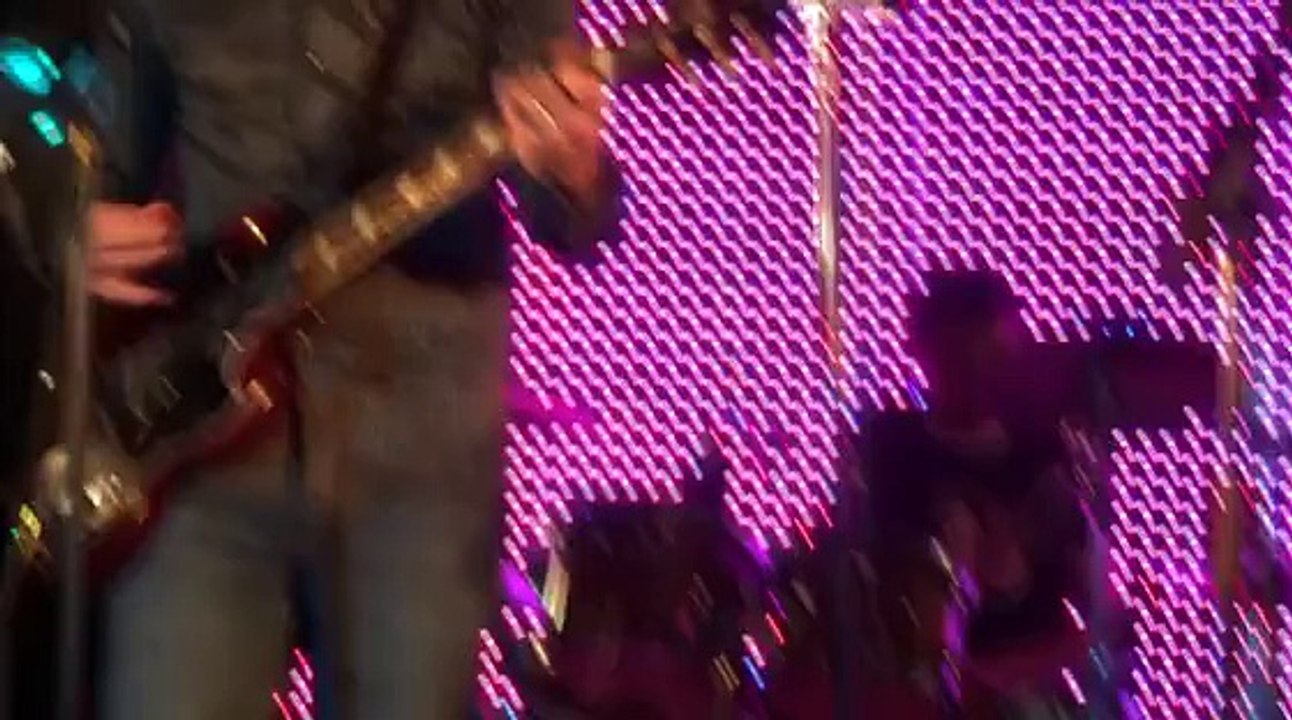 The Fog Incident, Live au Batofar, That day