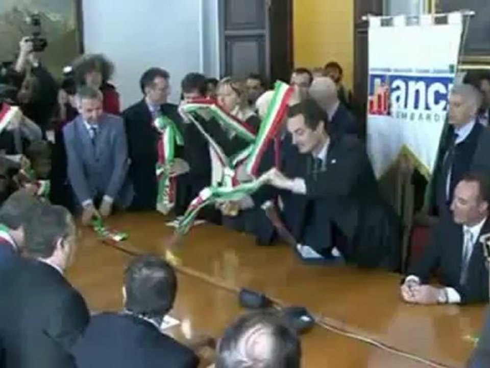 sindaci pronti alle dimissioni