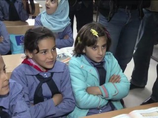 Ban Ki-moon visita refugiados sírios