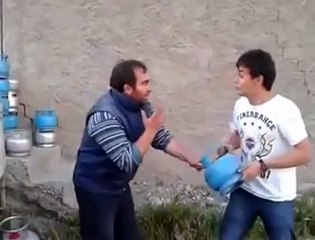 SESLİVİLLA KİMDİR -- SESLİVİLLA.COM '- BeYaZ'A BAK- SESLİVİLLA --- YAPIŞTIRR - SESLİVİLLA KİMDİR? SESLİVİLLA.COM'-BeYaZ'A BAK- SESLİVİLLA.