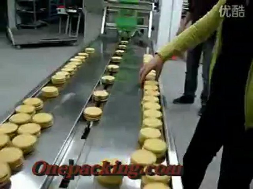 【layer cake packing machine】