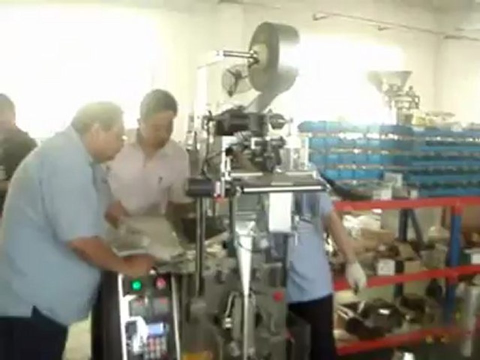 【pouch packing machine price】