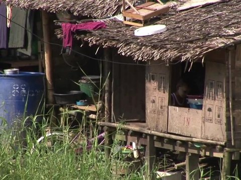 Dans les bidonvilles de Rangoun, la frustration des plus démunis