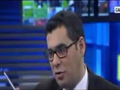 Yılmaz Özdil'den Hem İktidara Hem Muhalefete Eleştiri