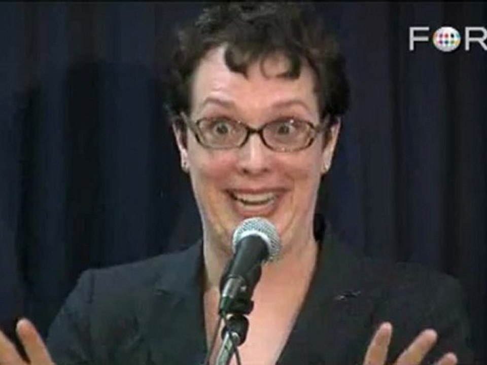 Julia Angwin: Social Networking All About 'Broadcasting'