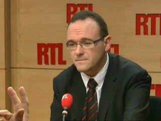 Damien Abad est un député UMP et premier handicapé à siéger à l'Assemblée nationale. Pour cet ancien eurodéputé qui a siégé au Parlement européen, il y a "un univers de retard pour la France" concernant l’accessibilité aux personnes handicapées