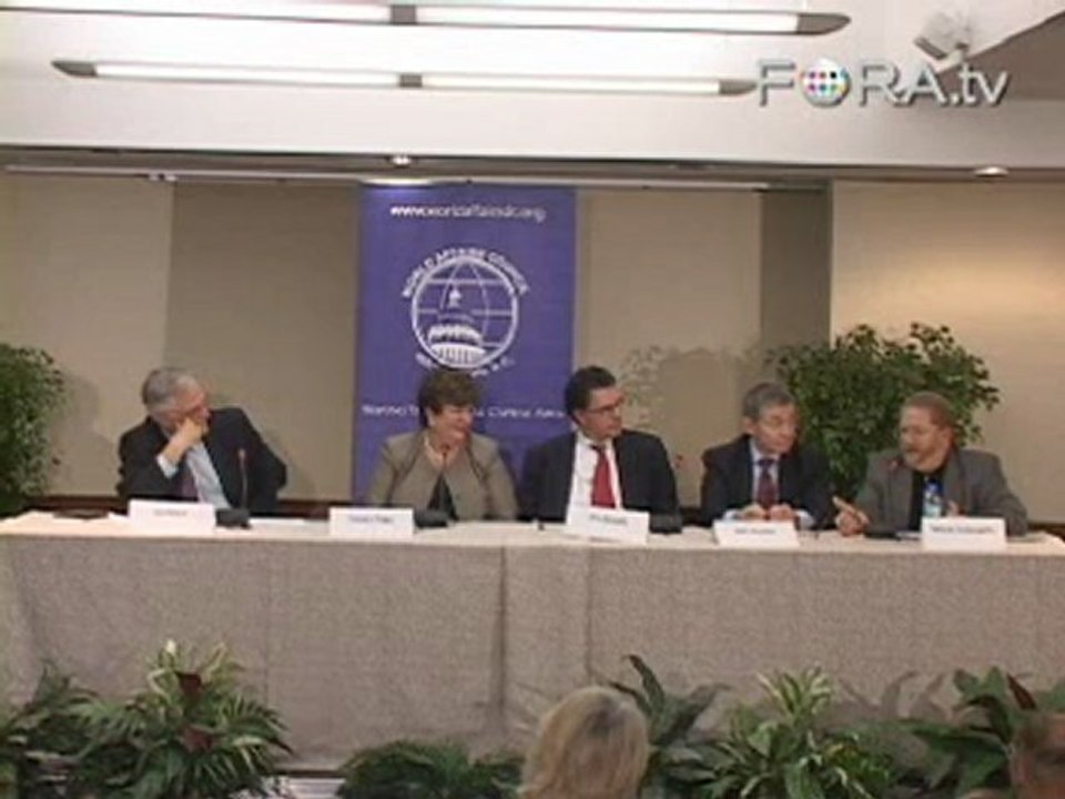 Panel Discussion: Are Bloggers Journalists?