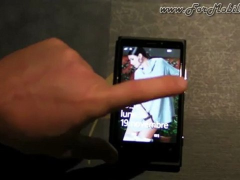 Nokia Lumia 920 - Demo Scratch Test