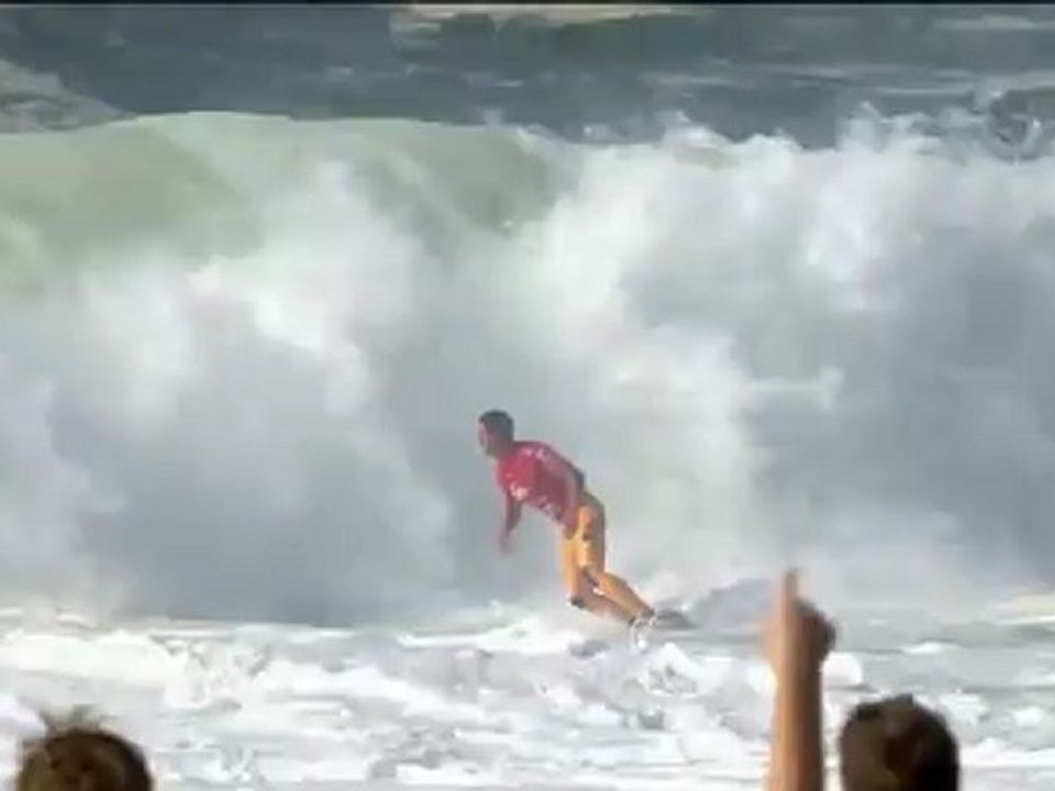 Julian Wilson - 9.87 - Quiksilver Pro France 2012