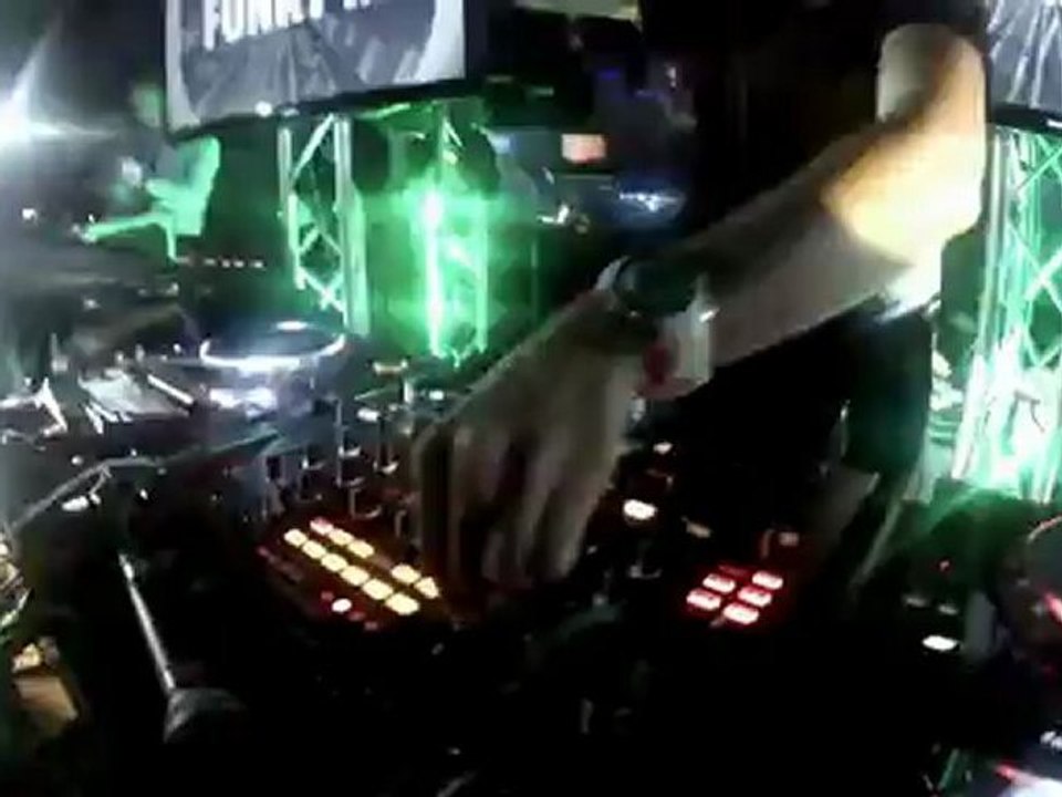 FRENCH KISS PARTY @ LA SUITE SAMEDI 01 DECEMBRE