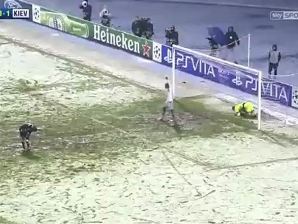 Andriy Yarmolenko chip goal