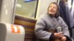 Vieille folle alcoolique et raciste dans le métro
