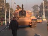 Tanks deploy outside Egyptian presidential palace