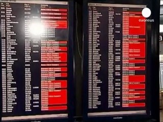 İsveç'te kar fırtınası hava trafiğini aksattı