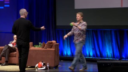 Beau Lotto Demos the Adaptability of the Mind