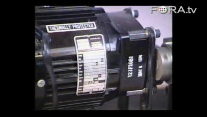 Arthur Ganson Exhibits 'Machine With Concrete'