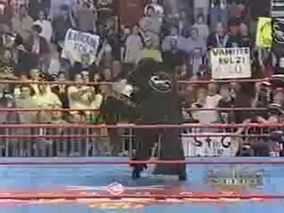 WCW Nitro 2000-04-17 Vampiro talks to Sting.. and...