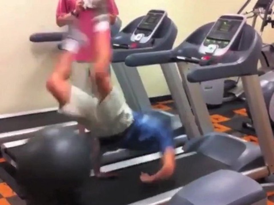 Top 5 : la compile des chutes sur tapis roulants