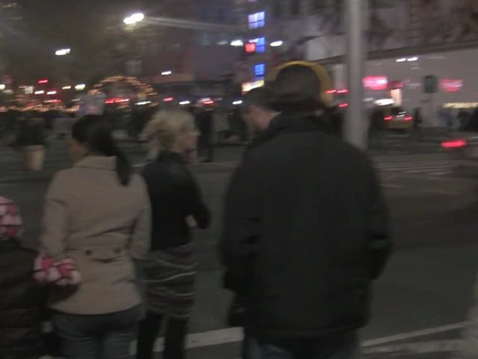 (WGN) WELCOME TO 34TH STREET AND (HOI) PT.2