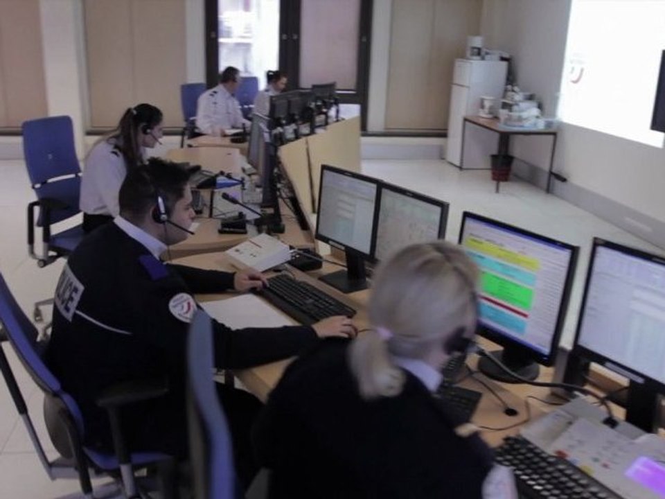 Explique-moi la police : La salle CIC dans un commissariat