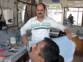 OZAN ORHAN KARABACAK TOPRAKKALEDE  ESKİ USUL TIRAŞ OLDU.