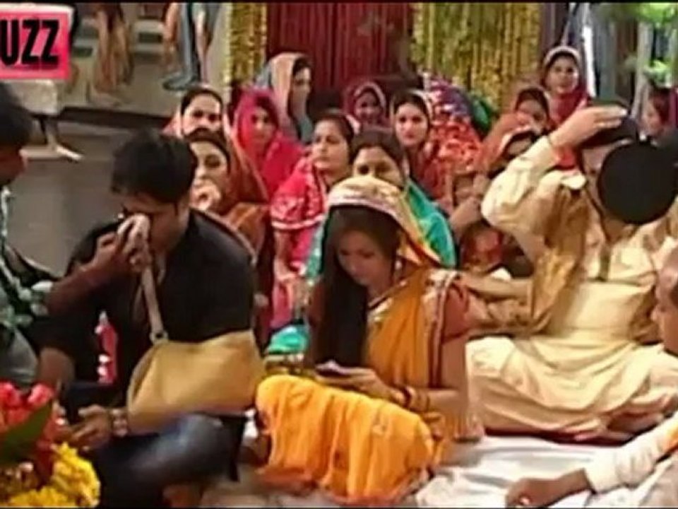 RK'S BIG SURPRISE FOR Madhubala's KARVA CHAUTH in Madhubala Ek Ishq Ek Junoon 3rd December 2012