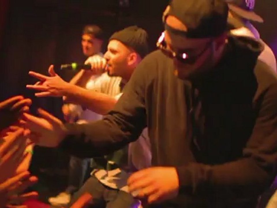 CAN I KICK IT TOUR / LIVE REIMS (I DON'T GIVE A PROD)