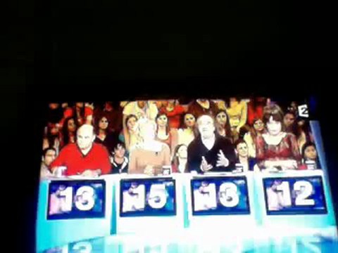 Artus se prend un bide dans Ondar