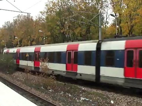 DEMARRAGE D'UN MI 79 EN GARE DE SEVRAN LIVRY (93)