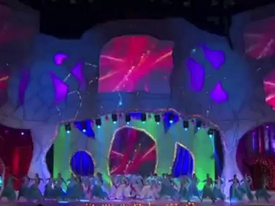 Madhuri's magic at the People's Choice Awards 2012 - Full Performance
