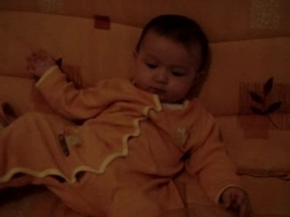 Morgane joue av la bouteille !!