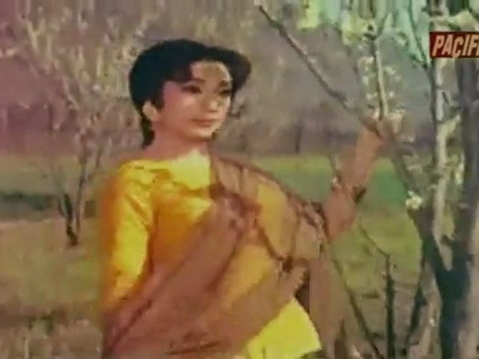 Ari-O-Shokh Kaliyo Muskura Dena : Jab Yaad Kisi Ki Aati Hai