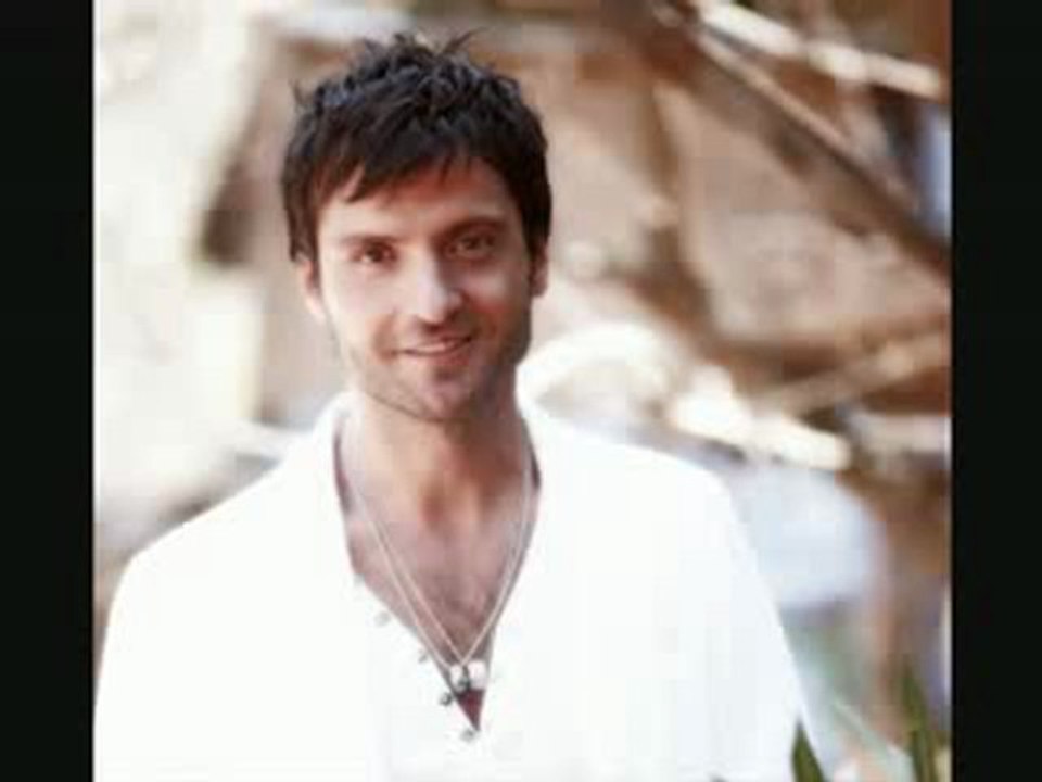 Sinan özen        " Ezanlar bizim icin"