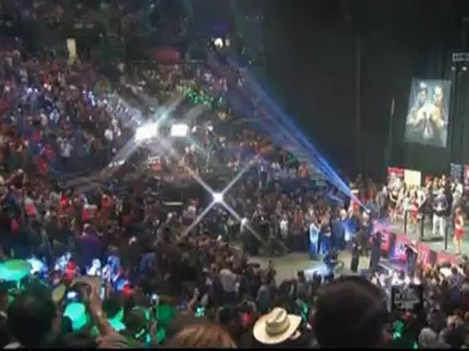 Manny Pacquiao and Juan Manuel Marquez weigh in