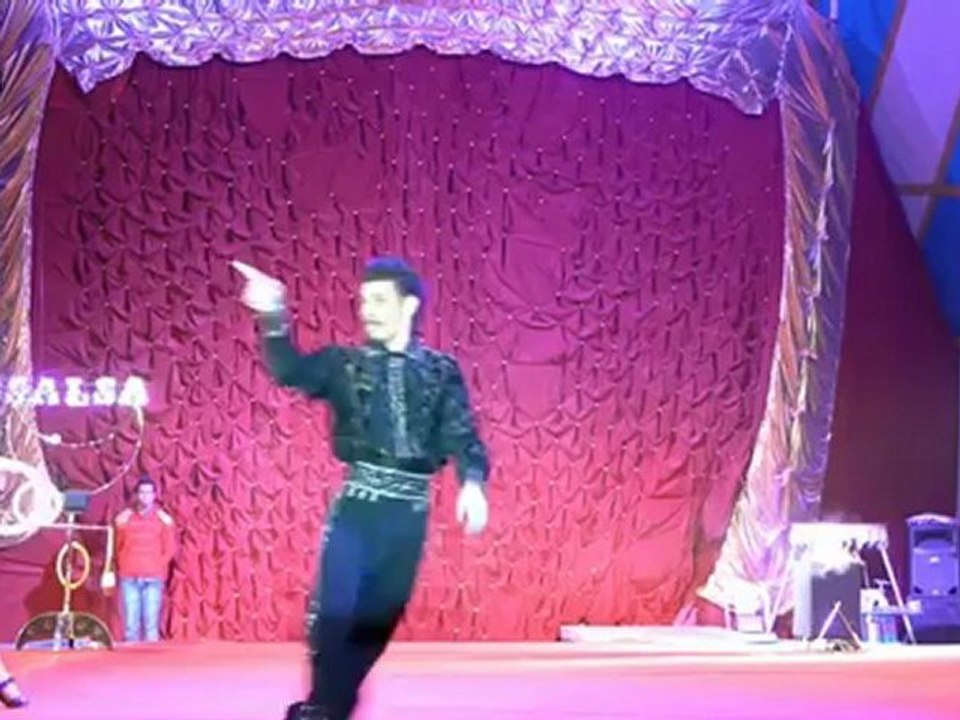 MICHEL CARDENAS-juggler-presents Art agency Valentino