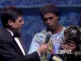 Ronaldinho nhận quả bóng vàng Brazil
