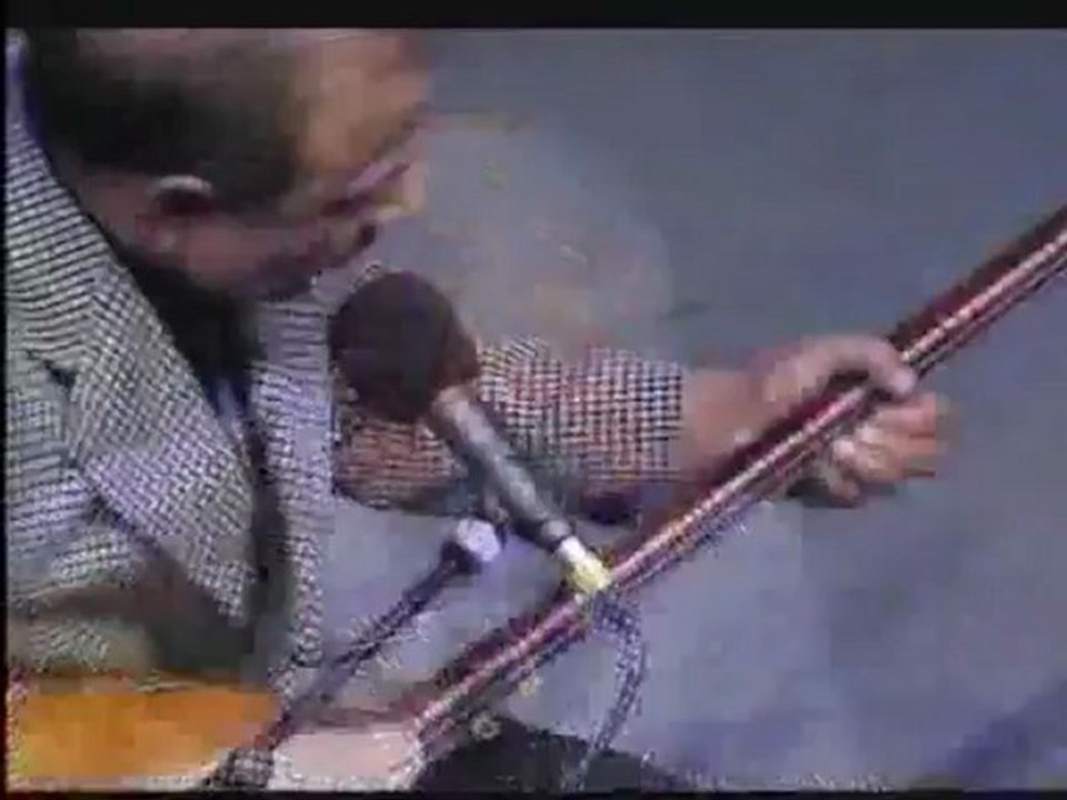 Neşet Ertaş ~ Bıraktın Yalnız Gurbet Ellere