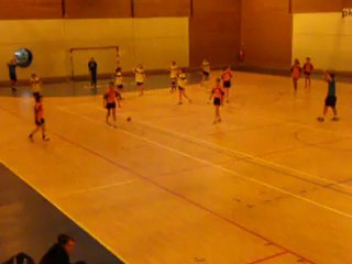 Margaux au hand-ball.On l'appelle " BIP...BIP......