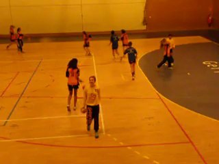 Margaux au hand-ball.On l'appelle " BIP...BIP......